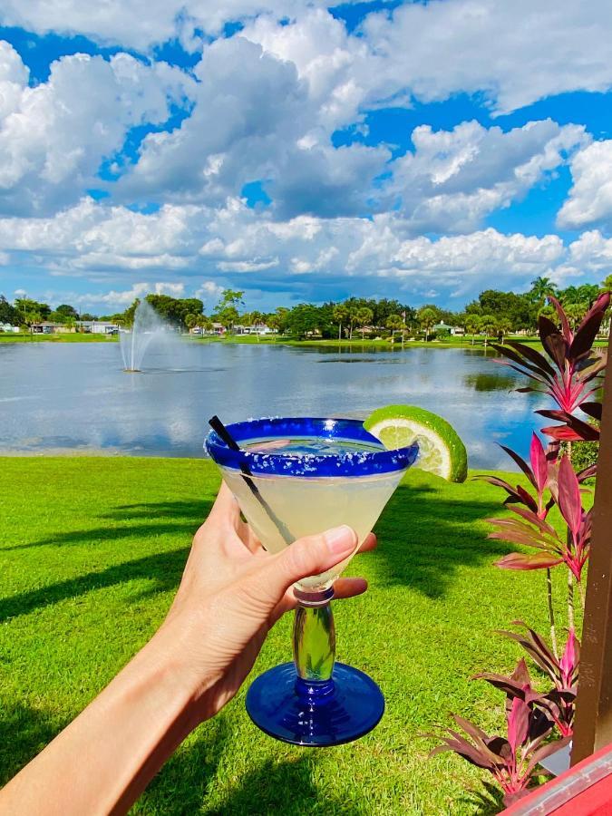 Royal Inn Hotel ロイヤル・パームビーチ エクステリア 写真